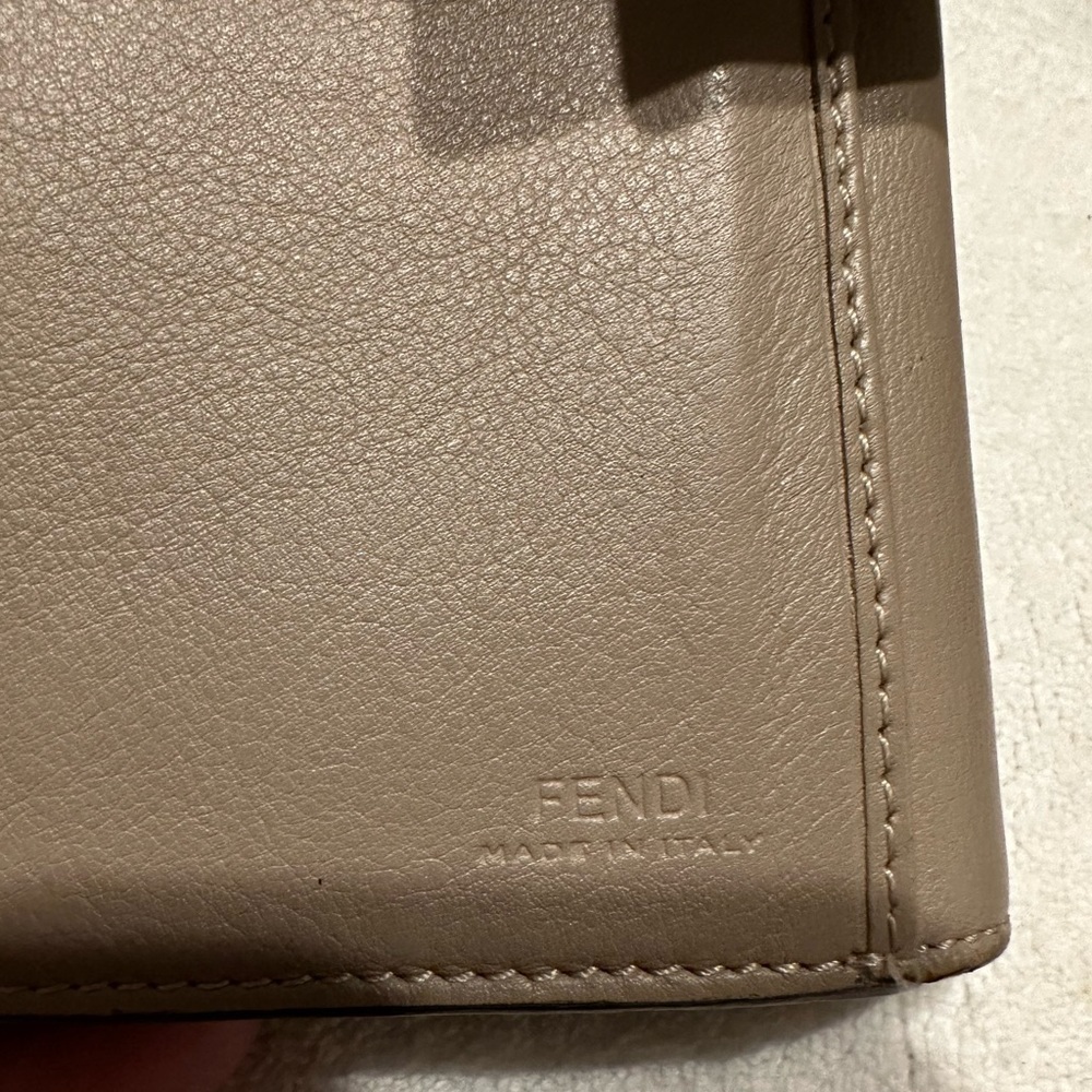 🔥EUC FENDI PEEKABOO WALLET ON CHAIN - Picture 10 of 13